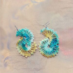 Homemade crochet earrings cotton yarn, 1 1/2 in long.